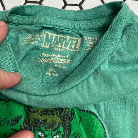 Marvel hulk t shirt size small - Picture 2 of 5